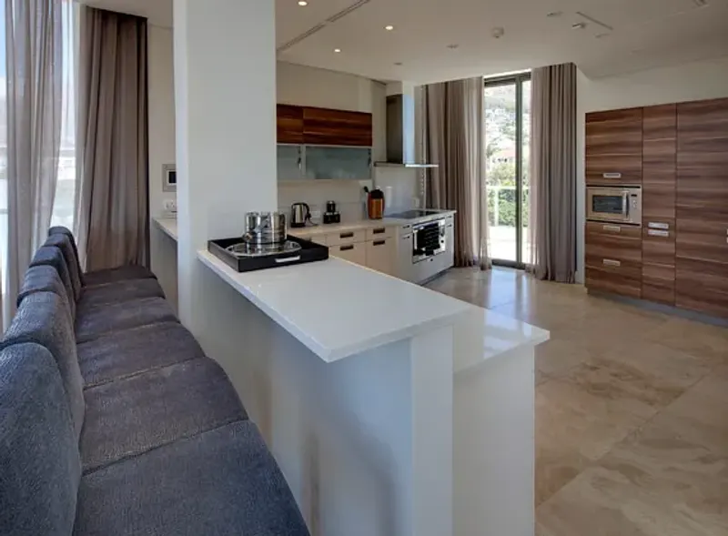 Lawhill Penthouse in V&A Waterfront – photo 34