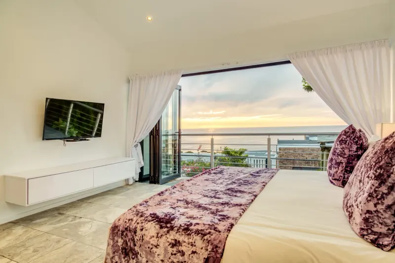 Sunset Views in Camps Bay – photo 9