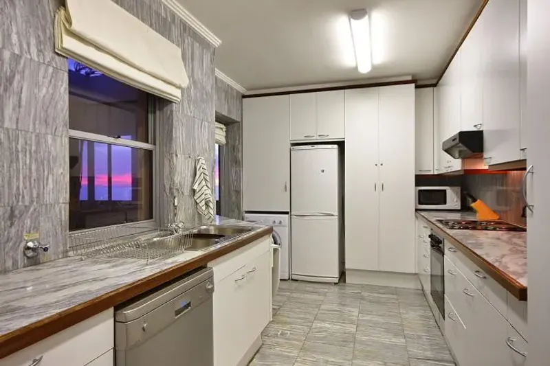 Beach Road Penthouse in Sea Point – photo 21