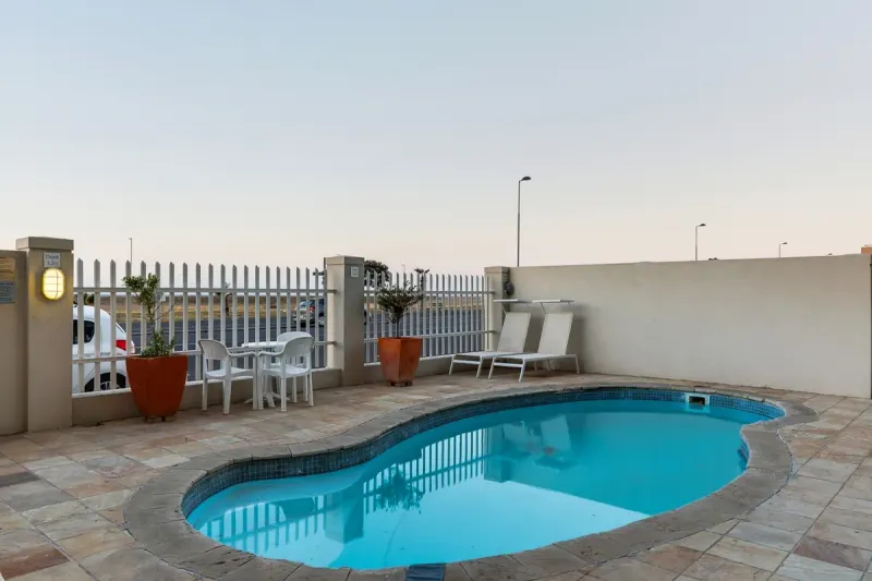 Atlantic Spray Apartment in Mouille Point – photo 24