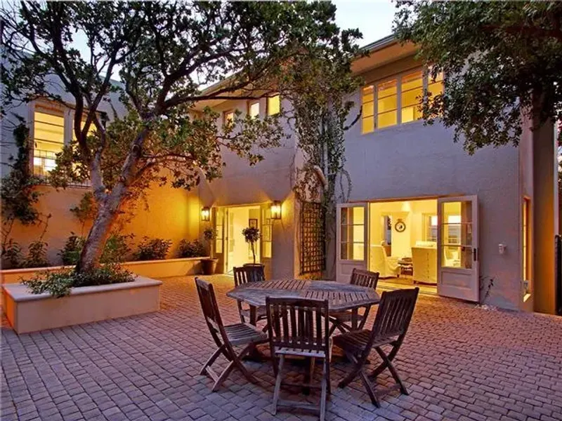 Dunkeld Villa in Camps Bay – photo 3