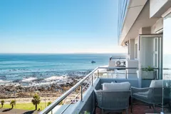 Skyshore Apartment in Mouille Point – photo 1 thumbnail