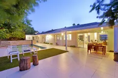 Pentz Drive Villa in Flamingo Vlei – photo 2 thumbnail