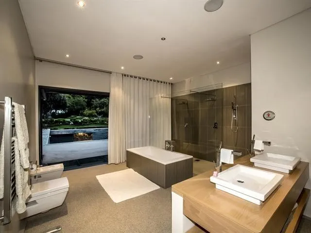 property_36bca6ab-6873-4f53-8204-587e04b79426_13