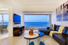 Atlantic Spray Apartment in Mouille Point – photo 9 thumbnail