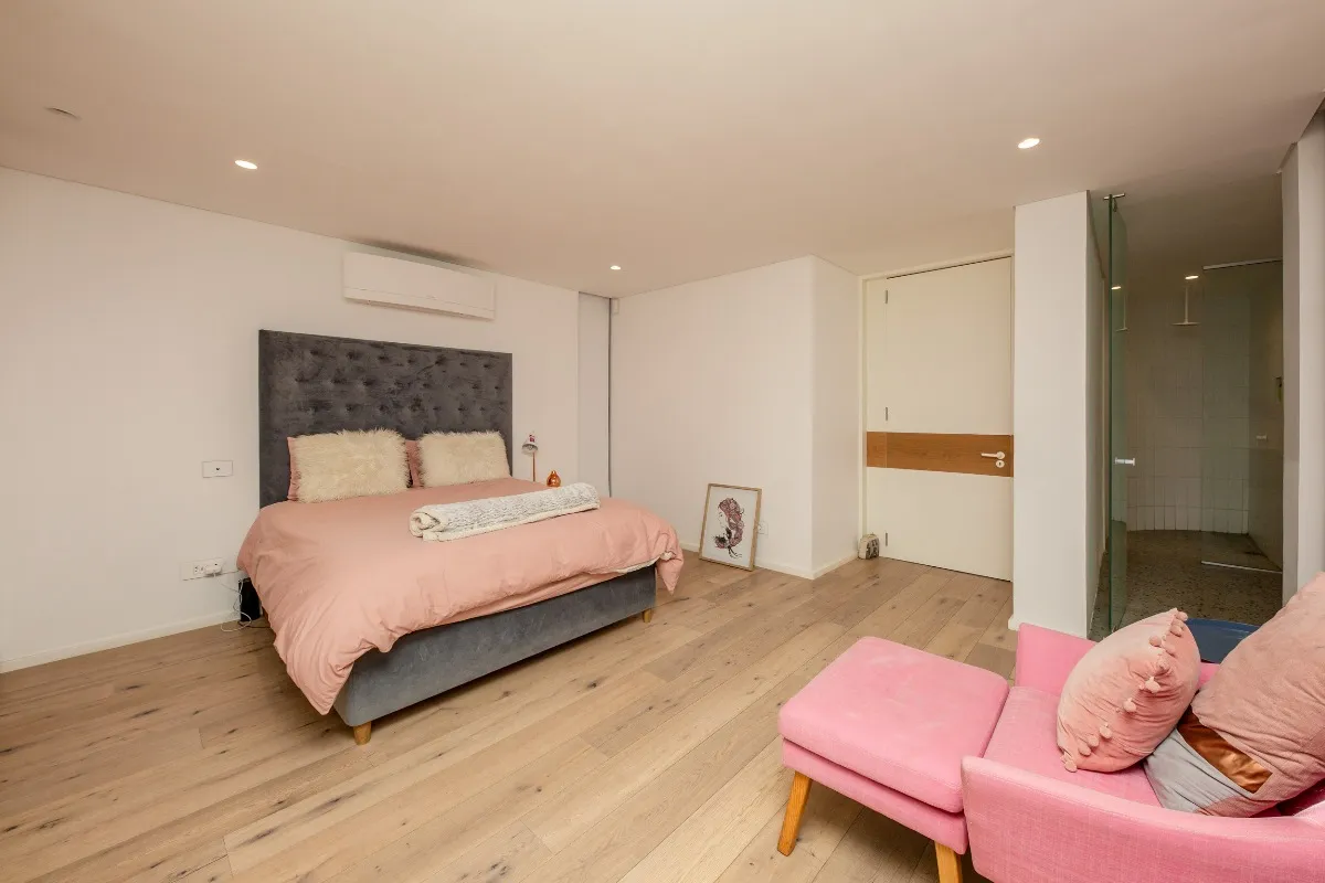 property_373ee0de-e294-4916-9606-e60ed2ec4a8c_6