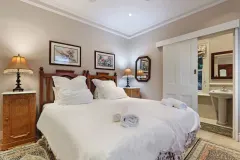 Bingley Place Garden Apartment in Camps Bay – photo 4 thumbnail