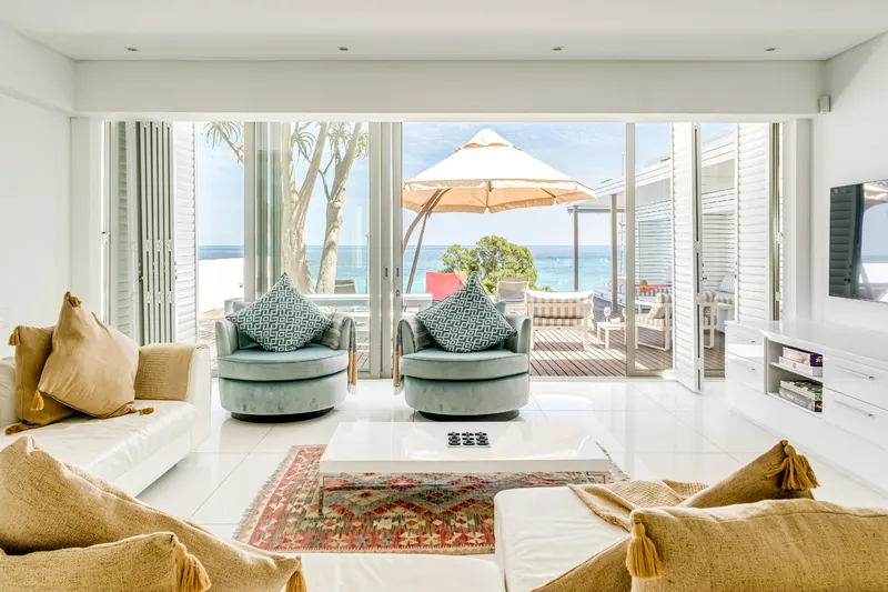 Villa Bleu Blanc in Camps Bay – photo 9