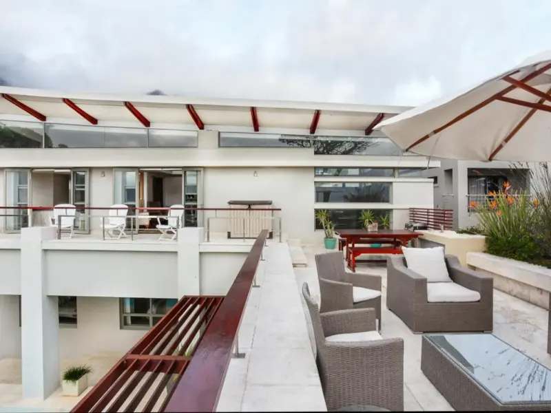 7 on 1st Crescent in Camps Bay – photo 3