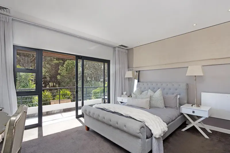 Villa Blair Road in Camps Bay – photo 17