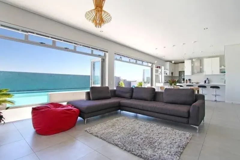 Villa Joubert in Green Point – photo 4