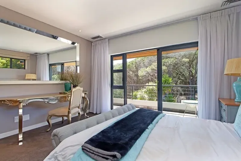 19 on Blair in Camps Bay – photo 23