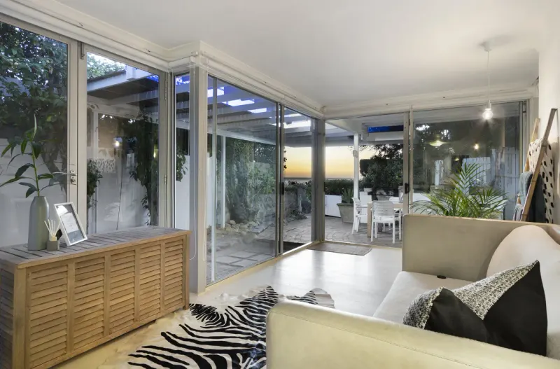5 Glen Beach Bungalow in Camps Bay – photo 13