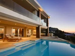 Theresa Luxe - Luxury Villa with pool & ocean views in Bakoven – photo 32 thumbnail
