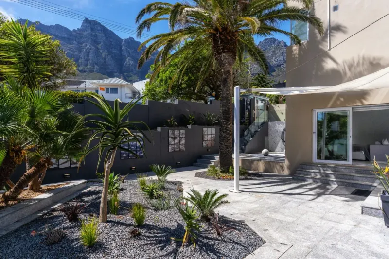 The Crescent Villa in Camps Bay – photo 30