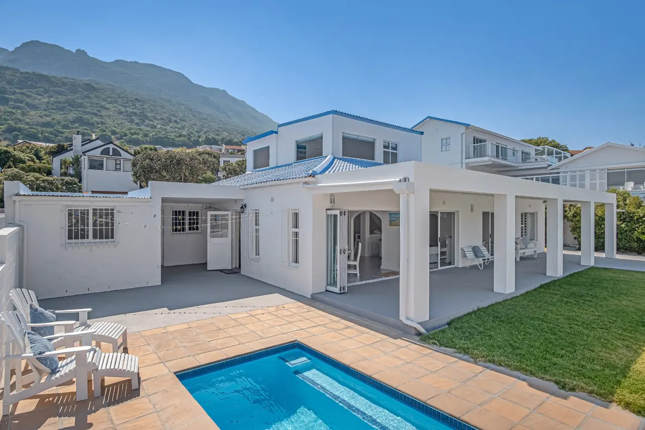 Villa Santorini in Hout Bay