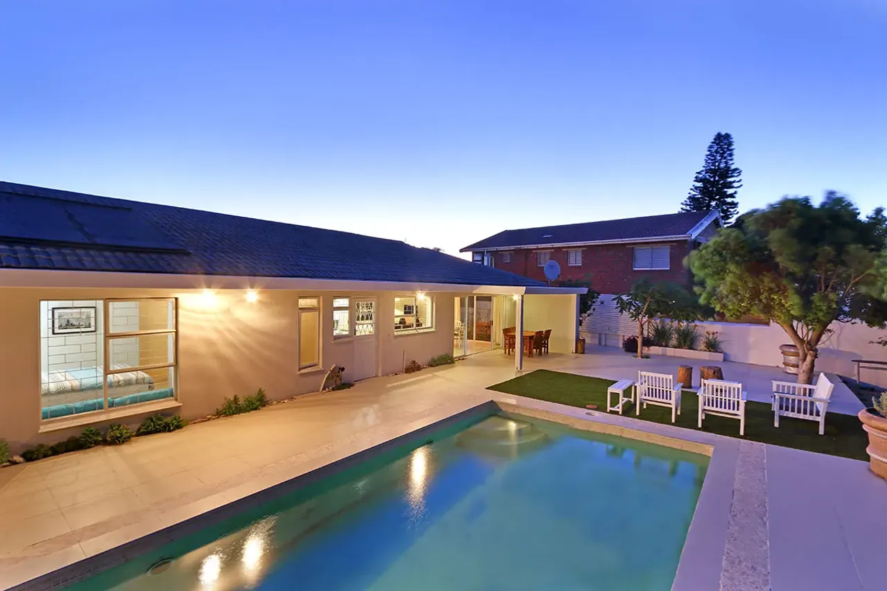 Pentz Drive Villa in Flamingo Vlei