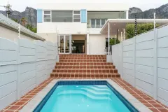 42 on Victoria - Camps Bay beach bungalow in Bakoven – photo 15 thumbnail