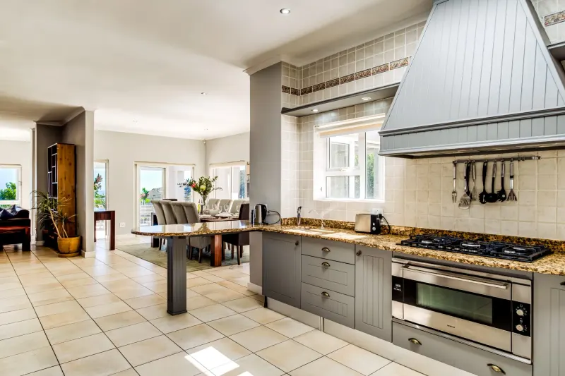 100 Geneva Drive in Camps Bay – photo 9