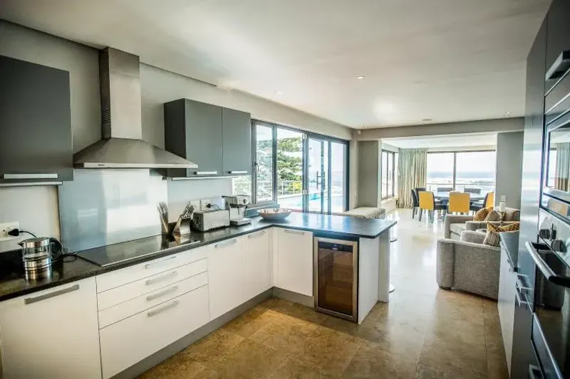 Elegance Villa in Camps Bay – photo 20