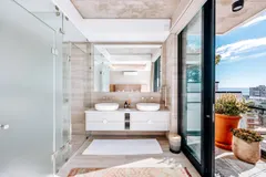 Plush Penthouse in Sea Point – photo 12 thumbnail