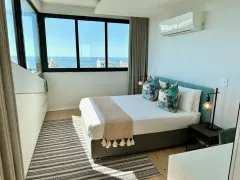 Skydeck Penthouse in Sea Point – photo 4 thumbnail