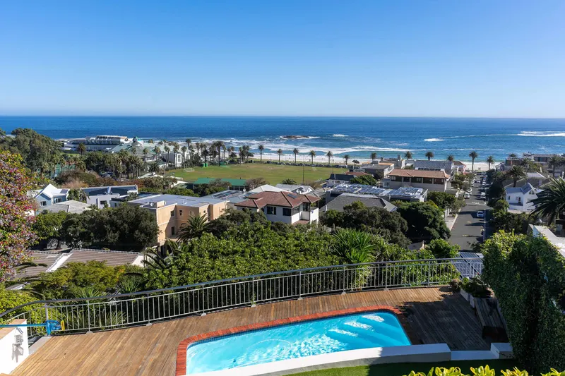 Tree Villa in Camps Bay – photo 1