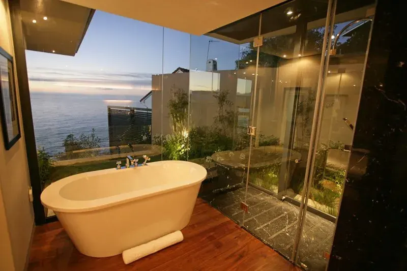 Mwanzoleo Villa in Bantry Bay – photo 18