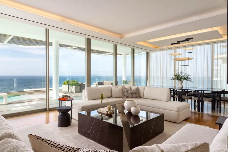 East West Penthouse in Mouille Point – photo 2