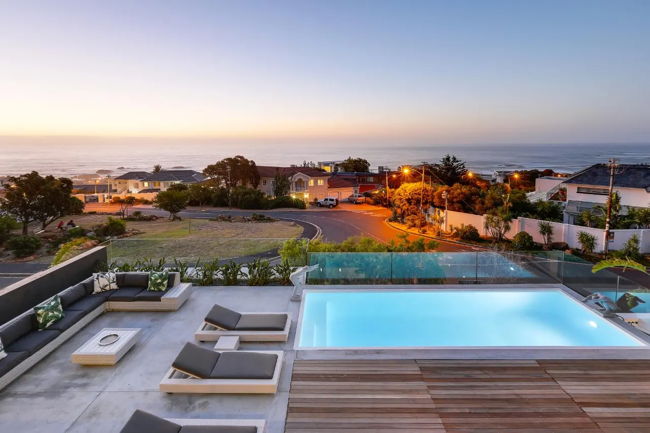 Jo Leo Villa in Camps Bay