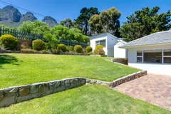Camps Bay Deluxe in Camps Bay – photo 33 thumbnail