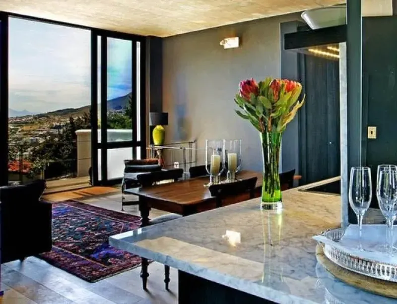 Chic Views