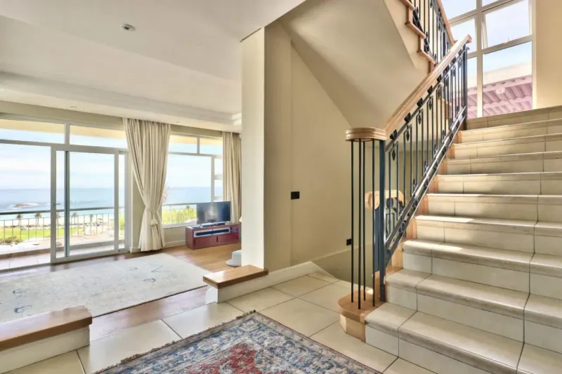 Tree Rd Villa in Camps Bay – photo 45
