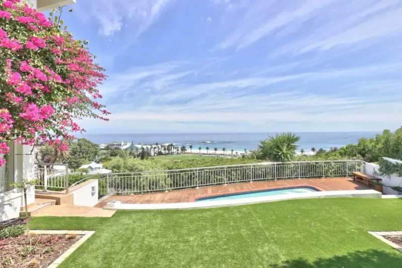 Tree Rd Villa in Camps Bay – photo 29