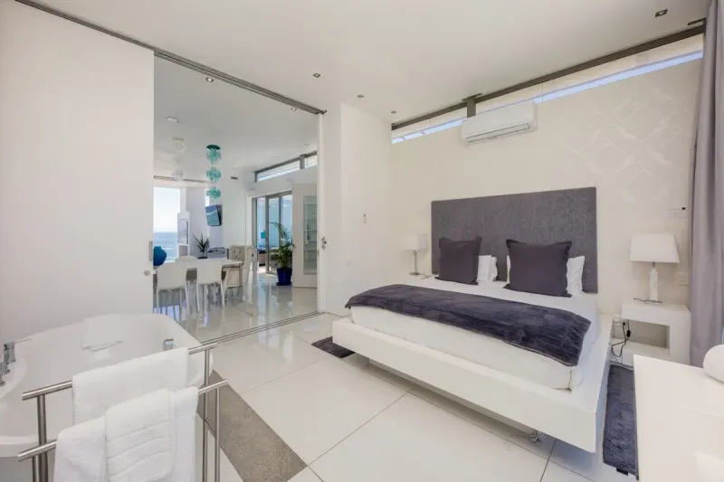 15 Views Penthouse in Camps Bay – photo 22