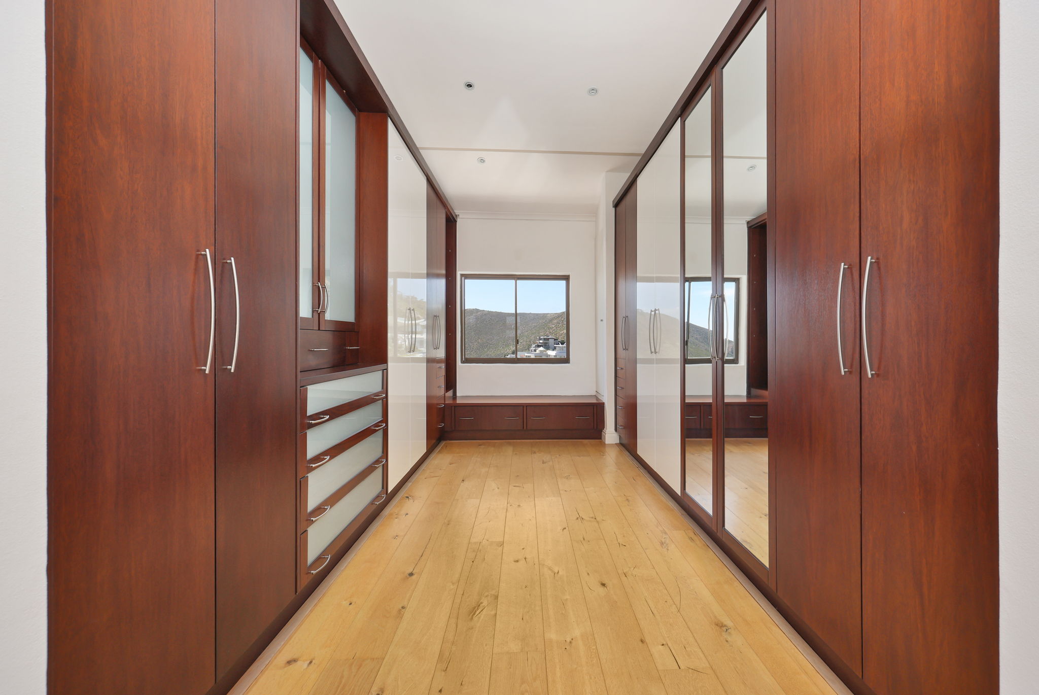 property_3fc81da4-3231-4b29-8eab-24c9451c04c2_31