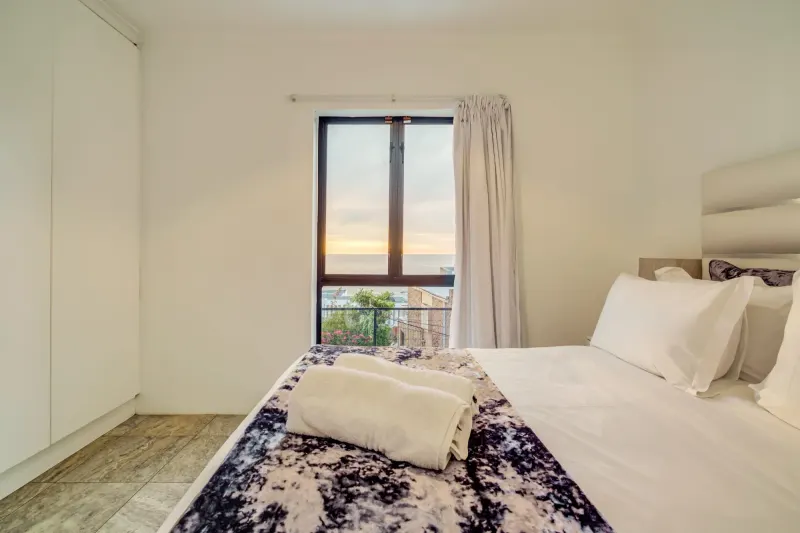 Sunset Views in Camps Bay – photo 12