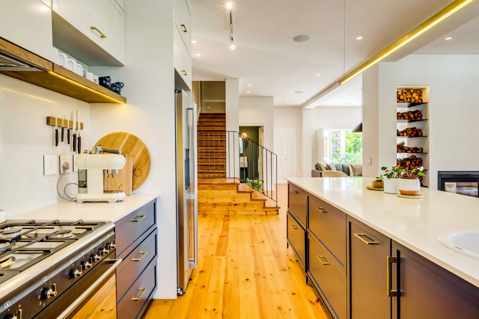 property_402ba2a3-91b0-4d92-9224-54a8988b17d3_9