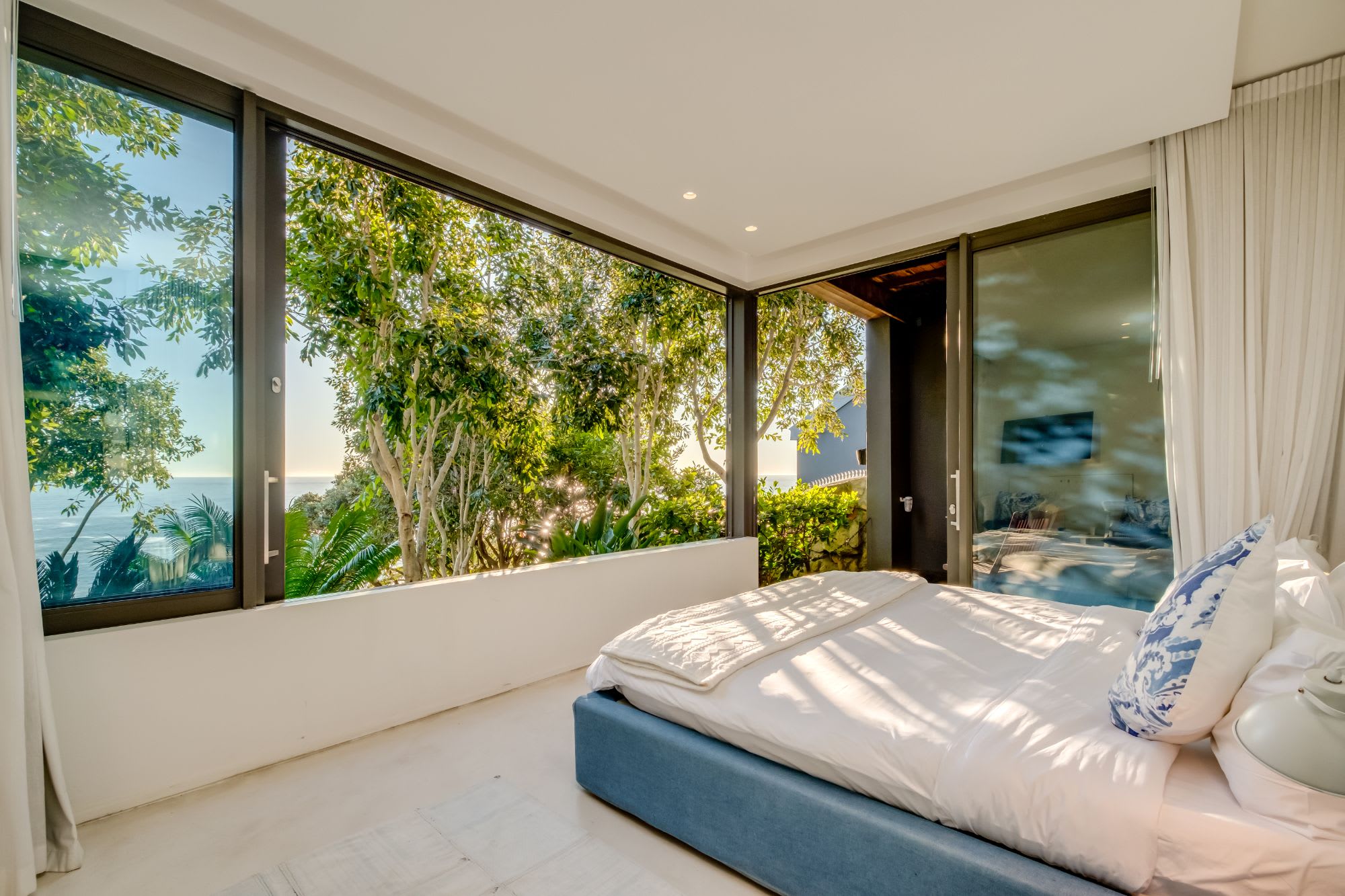 property_40992d06-da45-42a8-92cc-2df8c4818e18_22