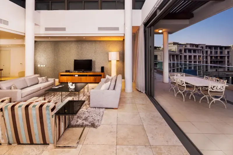 Lawhill Penthouse in V&A Waterfront – photo 18