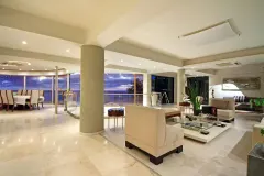 De Wet Grand in Fresnaye – photo 17 thumbnail