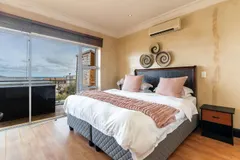 Beachside Penthouse in Camps Bay – photo 21 thumbnail
