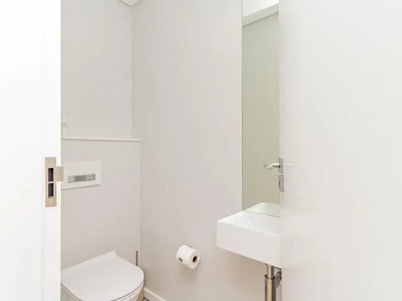 9 on S Penthouse in Three Anchor Bay – photo 3