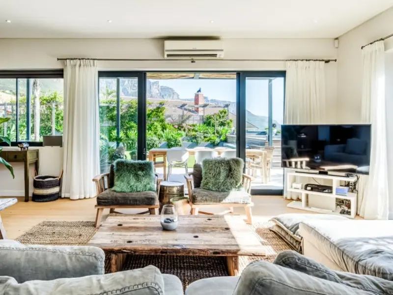 Sea Front Splendour in Camps Bay – photo 15