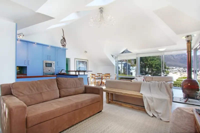 Glen Beach Vista House Upper Unit in Camps Bay – photo 14