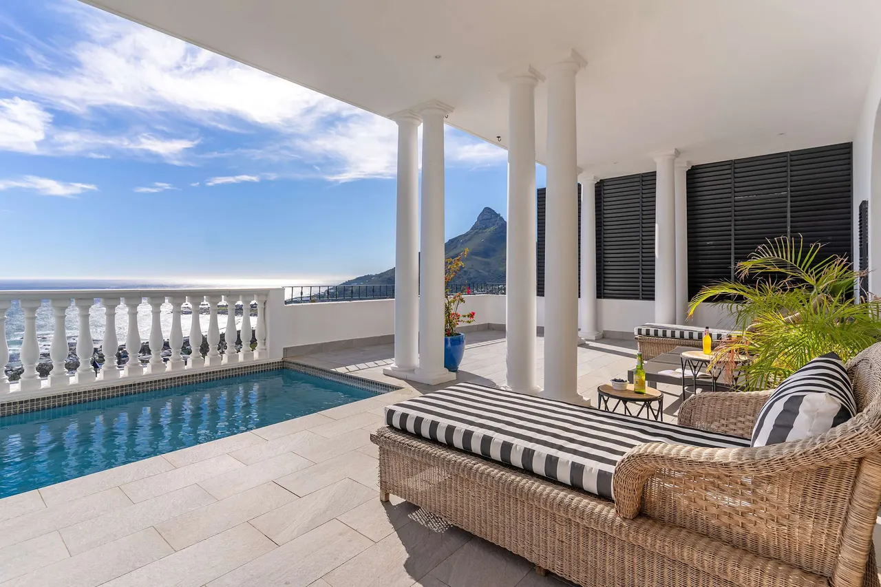 Chateau Camps in Camps Bay