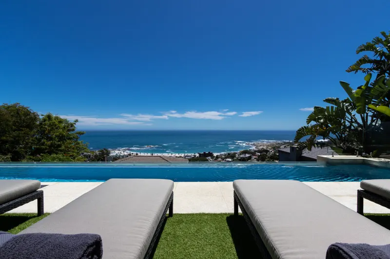 Medburn Luxury Villa in Camps Bay – photo 17