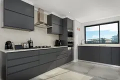 Queens Penthouse in Sea Point  – photo 13 thumbnail
