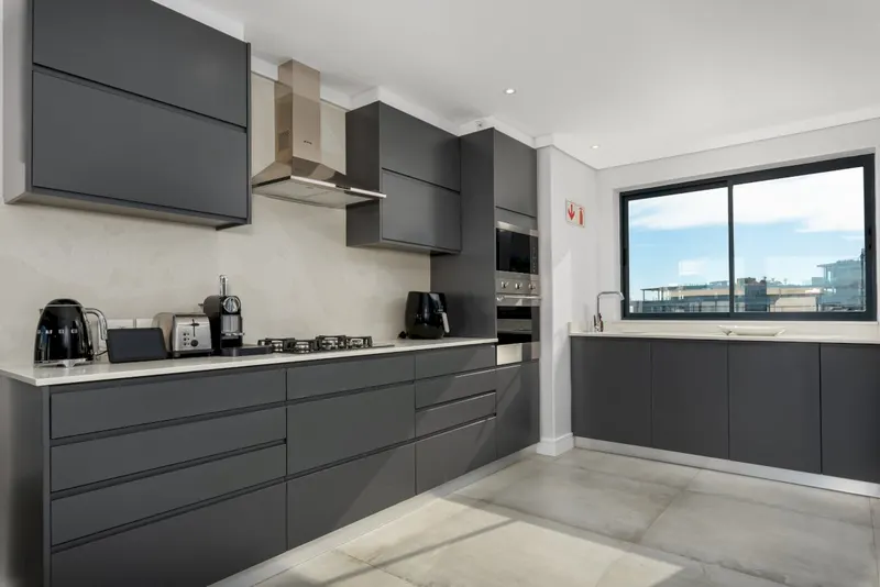 Queens Penthouse in Sea Point  – photo 13