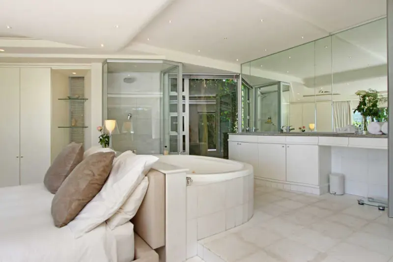 Lions View 7 Bedroom in Camps Bay – photo 15